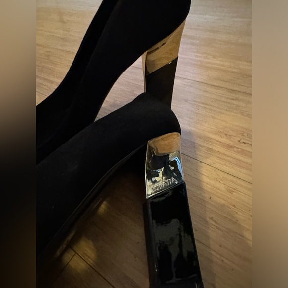 PRADA logo heeled black Suede Pumps SZ 40 (US SZ 10). Never worn. NWOT - Picture 10 of 12